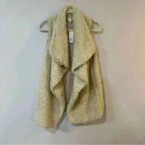 NWT Francescas Mi Ami Faux Fur Vest